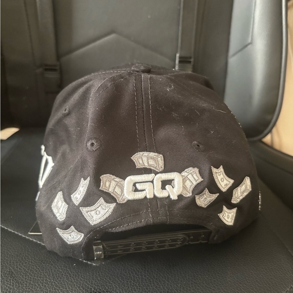 GQ HATZ Black and White 701 LA Cap
